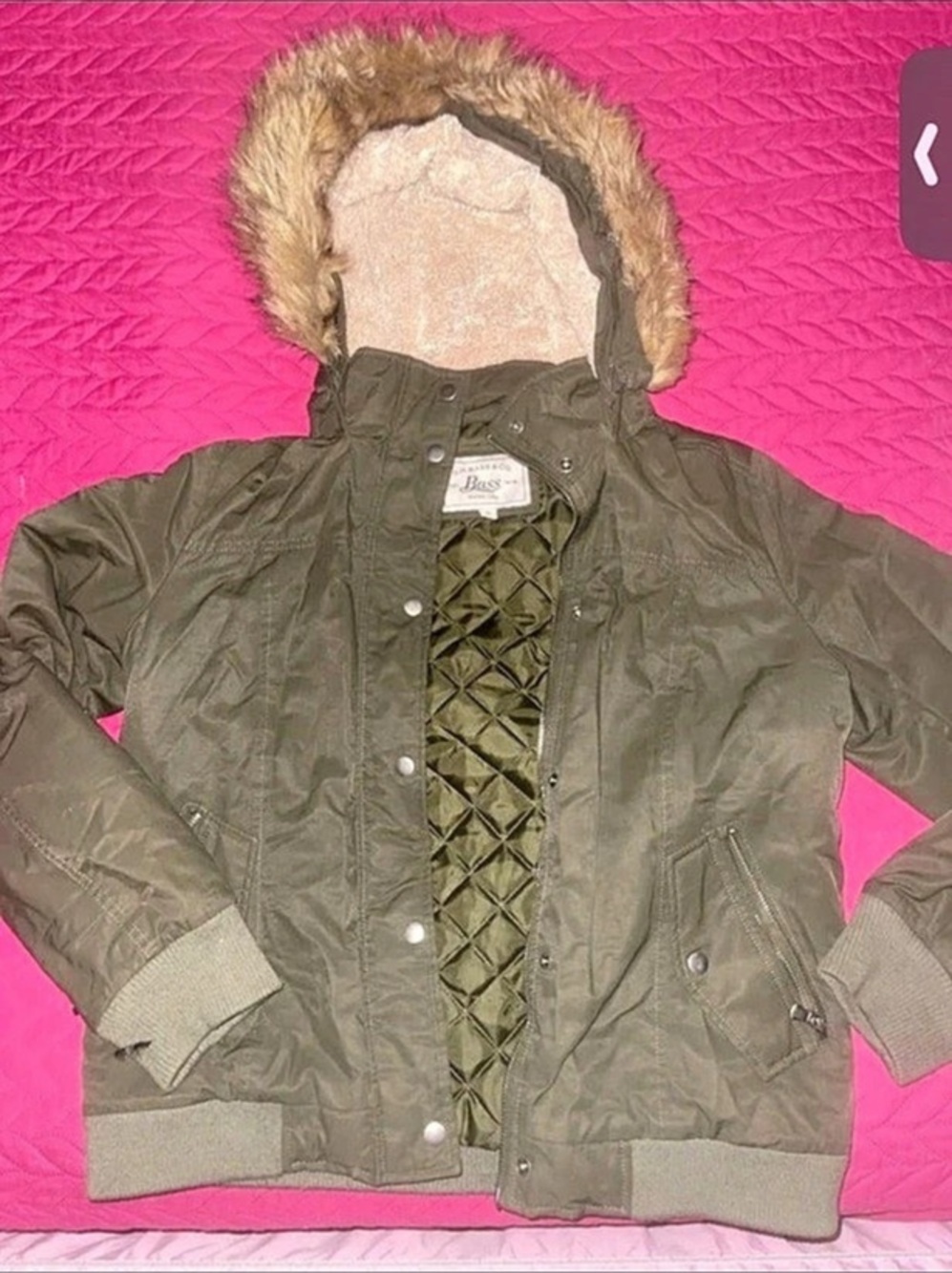 G.H. Bass & Co. Hooded Quilted Jacket in olive Size Medium